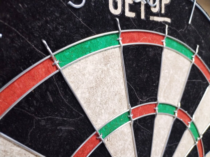 GetUp Classic Dartboard with Cabinet