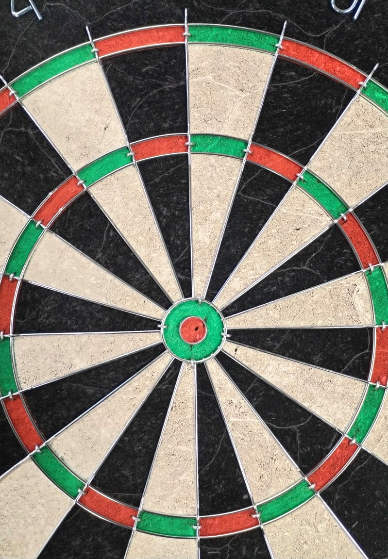 GetUp Classic Dartboard with Cabinet